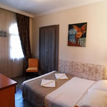 Ideal Pensión 5*