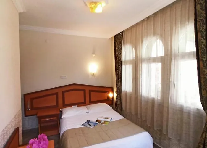 فندق Ideal 5*